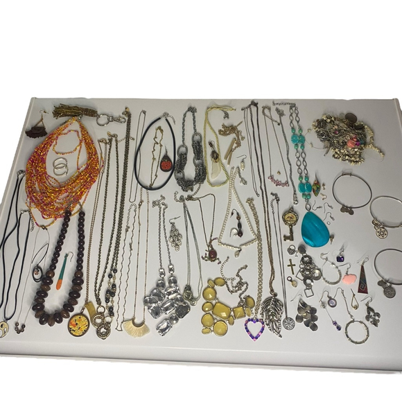 Unbranded Jewelry - Lot of Jewelry Necklace Bracelet Earrings Beads Metal Key Chain Craft Repurpose